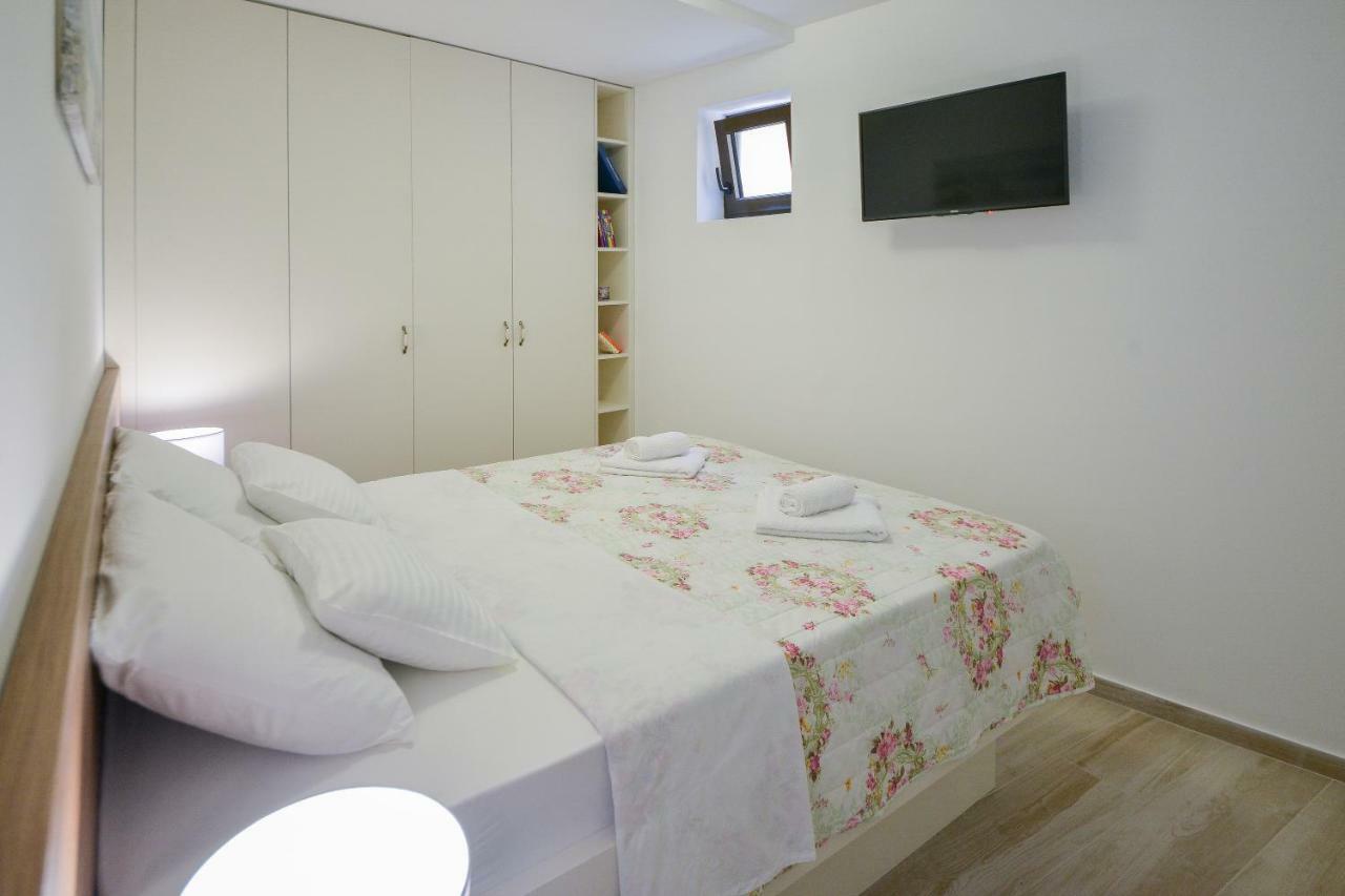 Brand New Apartments Sveti Stefan Buitenkant foto